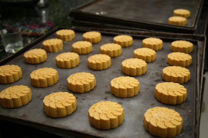 Ảnh: 12.000 bánh Trung thu gửi ‘chiến sĩ áo trắng’ tuyến đầu chống dịch - 4