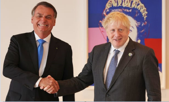 Gặp Tổng tống Brazil, Thủ tướng Anh tranh thủ quảng cáo vaccine Astrazeneca - 1