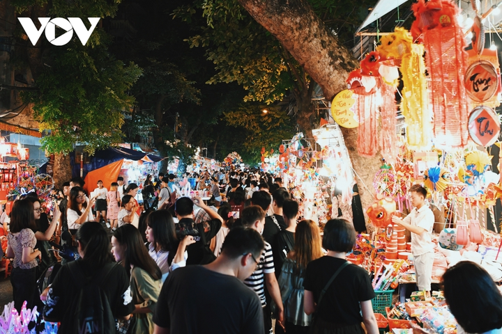 Tết Trung thu 2021, chạnh lòng nghĩ tới những đứa trẻ vắng cha mẹ vì COVID-19 - 2