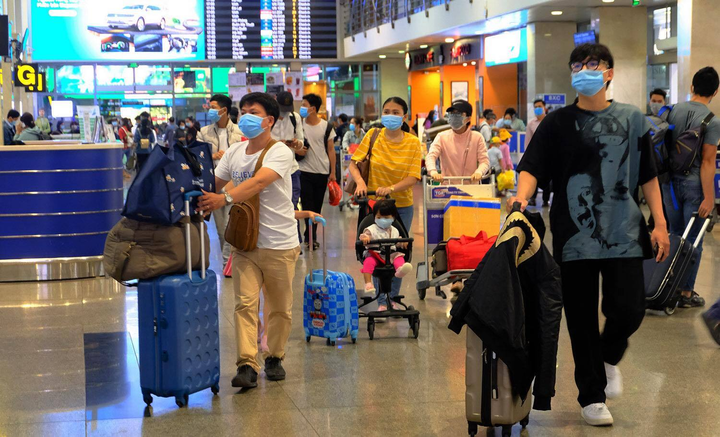 Áp giá sàn vé máy bay là vi phạm pháp luật và nguyên tắc quản lý giá - 1