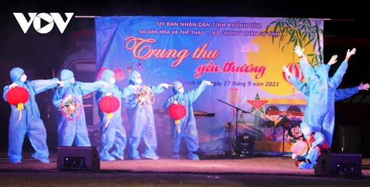 Tết Trung thu 2021, chạnh lòng nghĩ tới những đứa trẻ vắng cha mẹ vì COVID-19 - 4