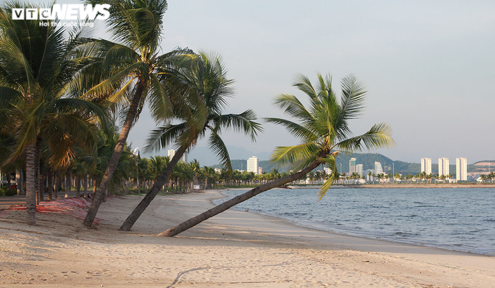 Hình ảnh đối lập ở Quảng Ninh sau ngày khôi phục lại nhiều hoạt động - 12