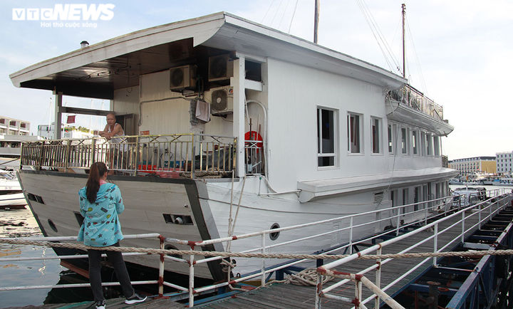 Hình ảnh đối lập ở Quảng Ninh sau ngày khôi phục lại nhiều hoạt động - 21