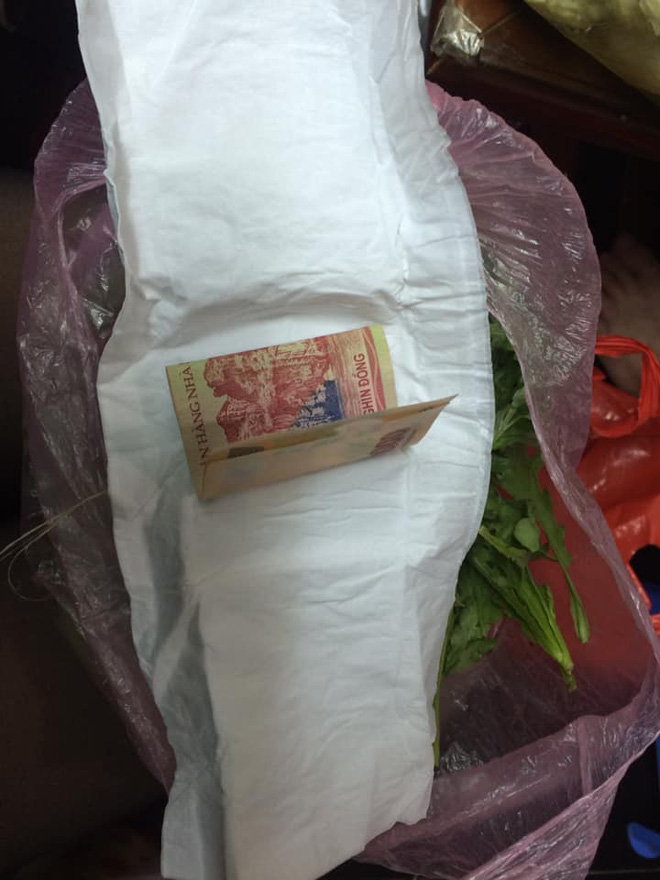 Chuyện về tờ 200k được bọc kín giấu giữa bó rau khiến dân mạng rưng rưng - 3