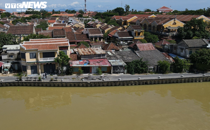 Ảnh: Kè hàng trăm tỷ đồng sụt lún, nhà dân trong khu phố cổ Hội An bị uy hiếp - 8