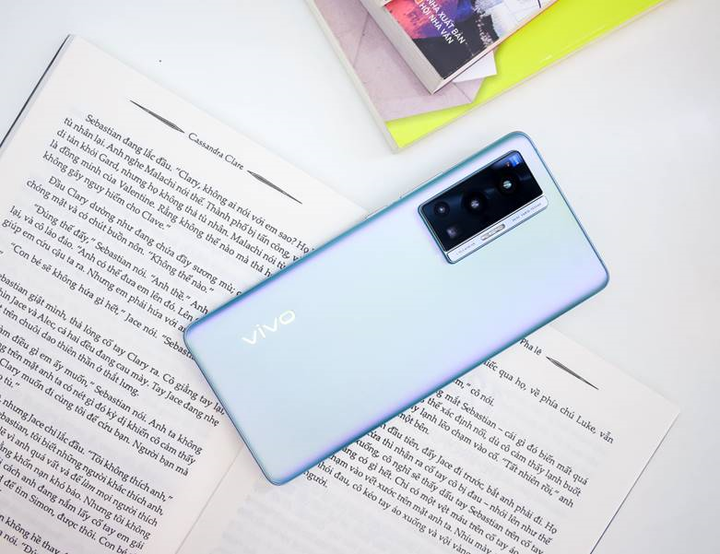 Vivo khuấy động thị trường smartphone với flagship X70 Pro - 10