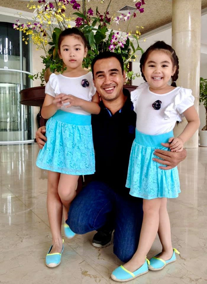 Vợ Quyền Linh khoe loạt ảnh chụp chồng con trong hơn 10 năm - 7