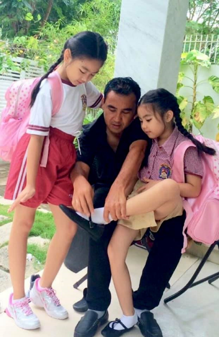 Vợ Quyền Linh khoe loạt ảnh chụp chồng con trong hơn 10 năm - 8