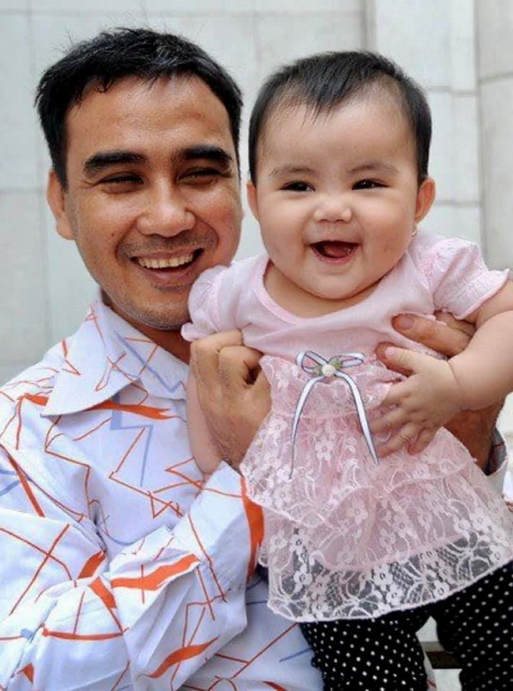 Vợ Quyền Linh khoe loạt ảnh chụp chồng con trong hơn 10 năm - 3