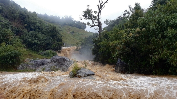 Các tỉnh miền Trung - Tây Nguyên gấp rút chuẩn bị ứng phó với bão số 6 - 4