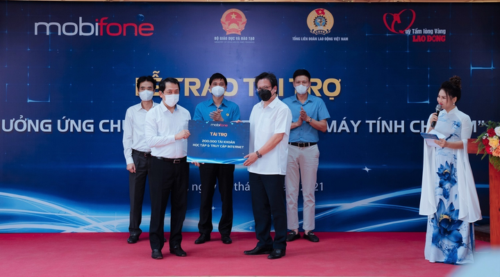 MobiFone tiếp tục tài trợ 200 nghìn tài khoản học tập và truy cập Internet - 2