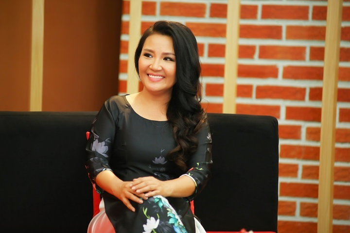 Vì sao nghệ sĩ cải lương Ngân Quỳnh rẽ lối sang hát tân nhạc, đóng phim? - 1