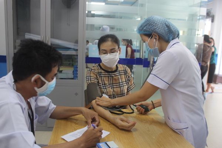 200.000 liều vaccine COVID-19 chưa được tiêm vì thiếu giấy xuất xưởng - 1
