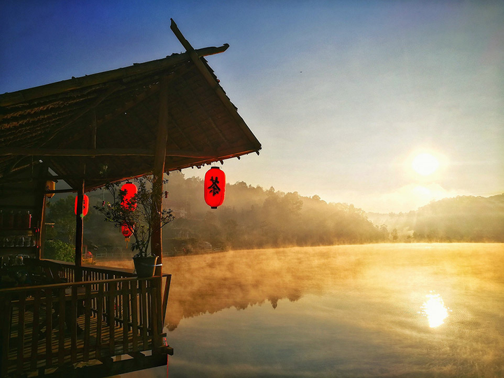 Ngôi làng cổ pha lẫn hình ảnh của ba nước Thái, Việt, Trung thu hút giới trẻ - 4