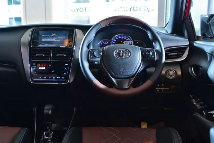 Chi tiết Toyota Yaris X-Urban vừa ra mắt - 7