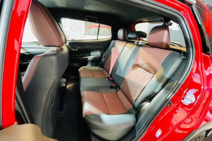 Chi tiết Toyota Yaris X-Urban vừa ra mắt - 10