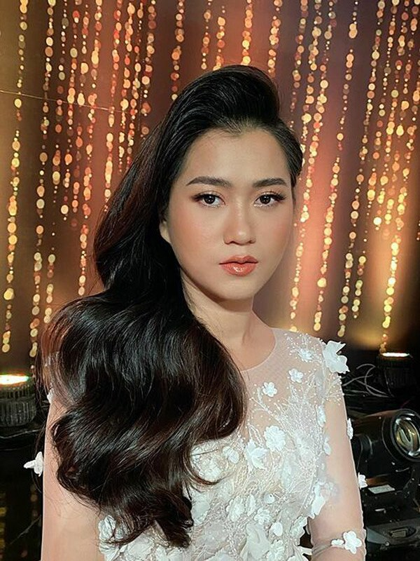 Mẹ Lâm Vỹ Dạ từng là á hậu, nhan sắc kiêu sa