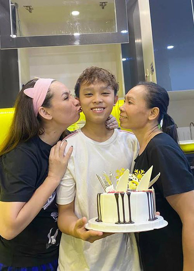 Loạt khoảnh khắc thân như ruột thịt giữa Phi Nhung và Hồ Văn Cường - 9