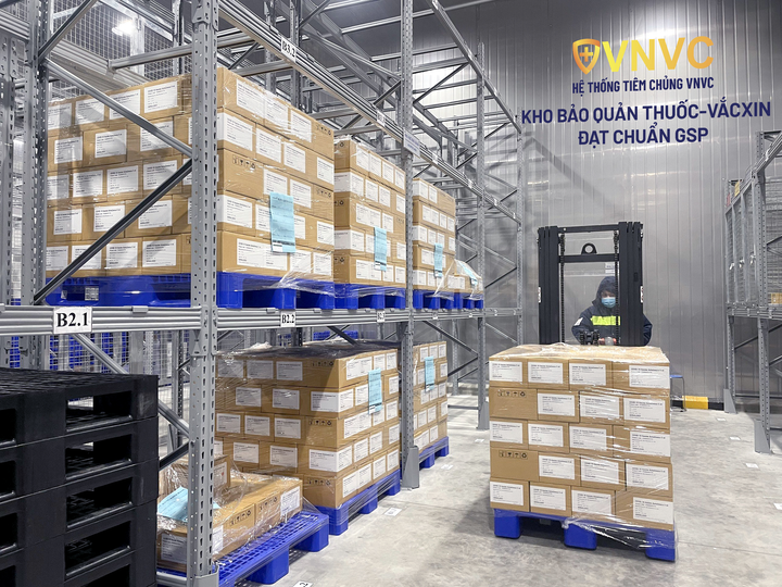 Hơn 5 triệu liều vaccine COVID-19 được VNVC bàn giao cho Bộ Y tế trong 4 tuần - 1