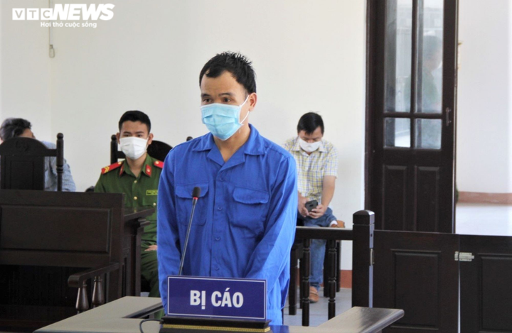 Đánh công an trực chốt kiểm dịch, nam thanh niên lãnh án 30 tháng tù - 1