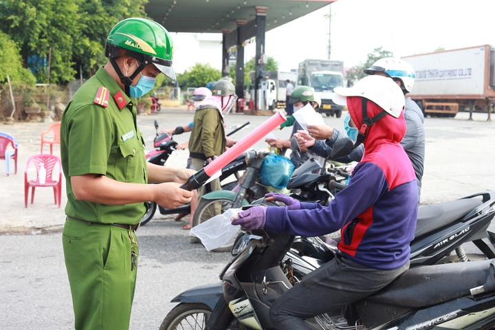 Mở cửa kinh tế - vì sao nhiều tỉnh chưa sẵn sàng? - 3