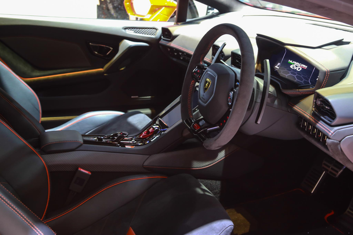 Lamborghini Huracan EVO đầu tiên tại Việt Nam - 8