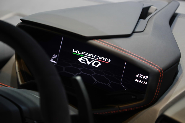 Lamborghini Huracan EVO đầu tiên tại Việt Nam - 7