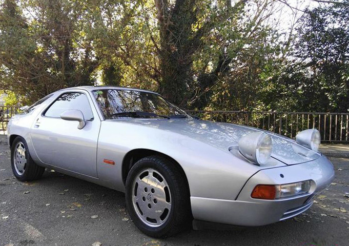 Những mẫu xe có đèn pha cụp-xòe quyến rũ nhất thế giới - 6