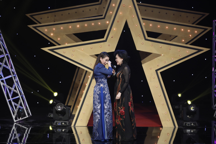 Phi Nhung ảnh 4 Nhạc sĩ Yên Lam: 'Phi Nhung cứ vào phòng thu là khóc' - 4