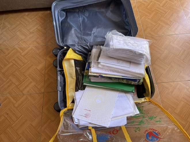 Triệt phá đường dây cho vay nặng lãi của 3 'con nghiện' - 2