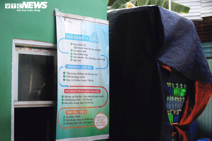 Ảnh: Bên trong nhà máy hoạt động '3 tại chỗ' giữa tâm dịch Bình Dương - 4