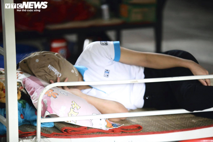 Ảnh: Bên trong nhà máy hoạt động '3 tại chỗ' giữa tâm dịch Bình Dương - 18