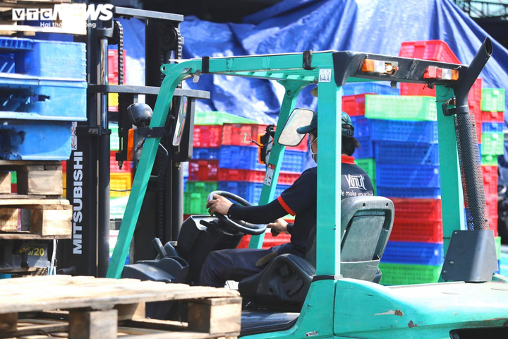 Ảnh: Bên trong nhà máy hoạt động '3 tại chỗ' giữa tâm dịch Bình Dương - 2