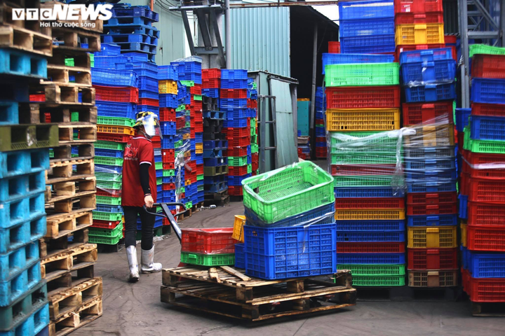 Ảnh: Bên trong nhà máy hoạt động '3 tại chỗ' giữa tâm dịch Bình Dương - 1