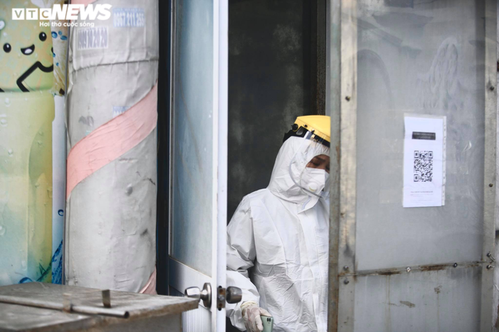 Ảnh: Bên trong nhà máy hoạt động '3 tại chỗ' giữa tâm dịch Bình Dương - 3