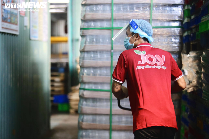 Ảnh: Bên trong nhà máy hoạt động '3 tại chỗ' giữa tâm dịch Bình Dương - 20