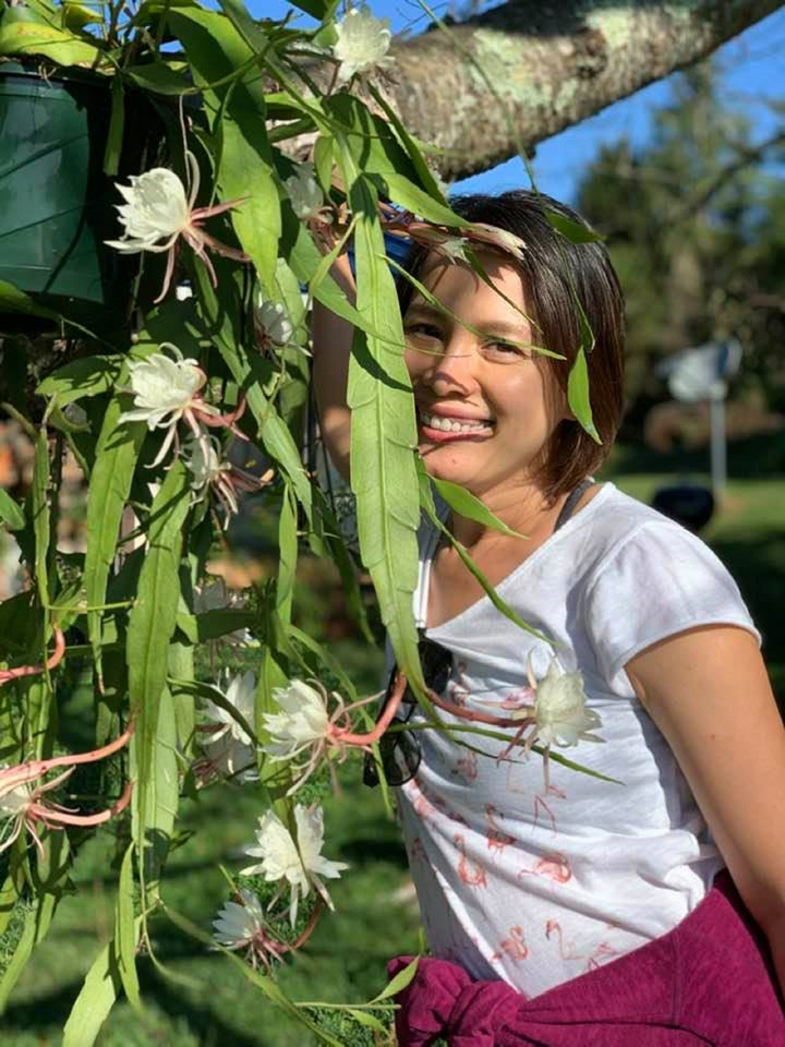 Hoa hậu kỳ lạ nhất Việt Nam: Đẹp 'ngoài khuôn khổ', thoải mái khoe đầu bạc - 8