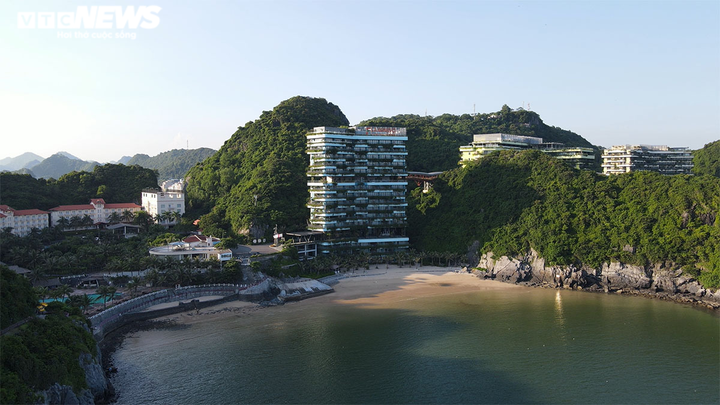 Ảnh: Cát Bà vắng lặng, đìu hiu trước ngày Hải Phòng mở cửa đón khách nội tỉnh - 17