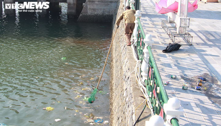 Ảnh: Cát Bà vắng lặng, đìu hiu trước ngày Hải Phòng mở cửa đón khách nội tỉnh - 22
