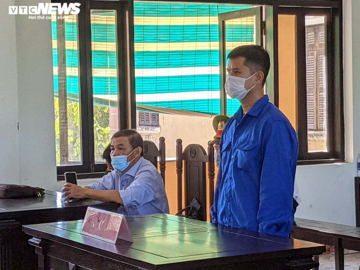 Hoãn xử vụ bác sĩ bị tố hiếp dâm nữ điều dưỡng vì kiểm sát viên đang cách ly - 1