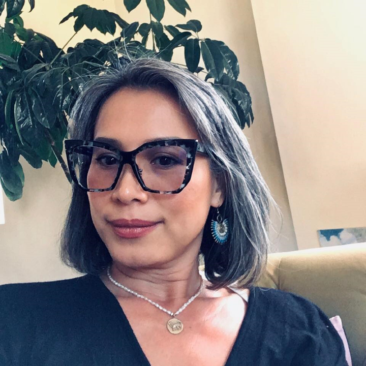 Hoa hậu kỳ lạ nhất Việt Nam: Đẹp 'ngoài khuôn khổ', thoải mái khoe đầu bạc - 12