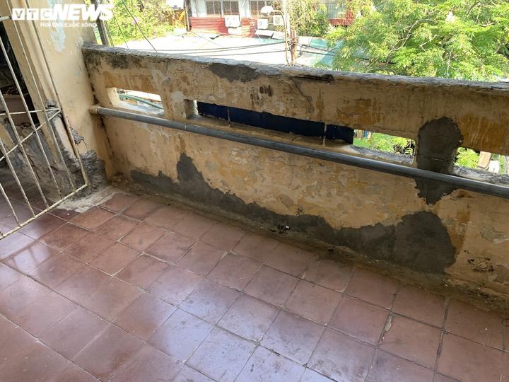 Cảnh rùng mình trong 4 khu chung cư nguy hiểm nhất Hà Nội, sắp được xây mới - 14