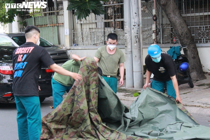 Ảnh: TP.HCM gỡ toàn bộ chốt kiểm soát dịch trong nội thành - 7