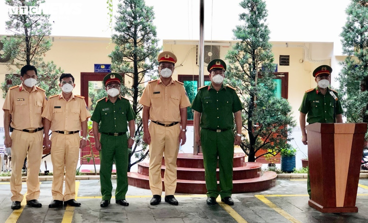 Công an TP.HCM ra quân trấn áp tội phạm khi bước vào ‘bình thường mới’ - 1