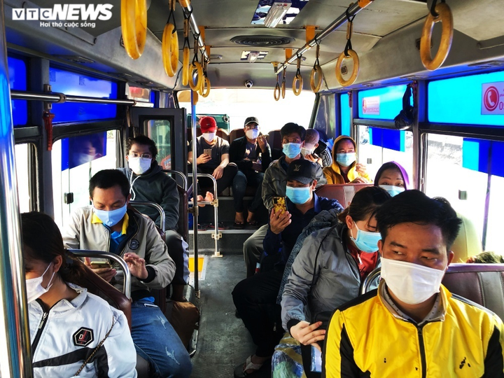 Quân đội, công an hỗ trợ đưa người dân từ TP.HCM về các tỉnh miền Tây - 5