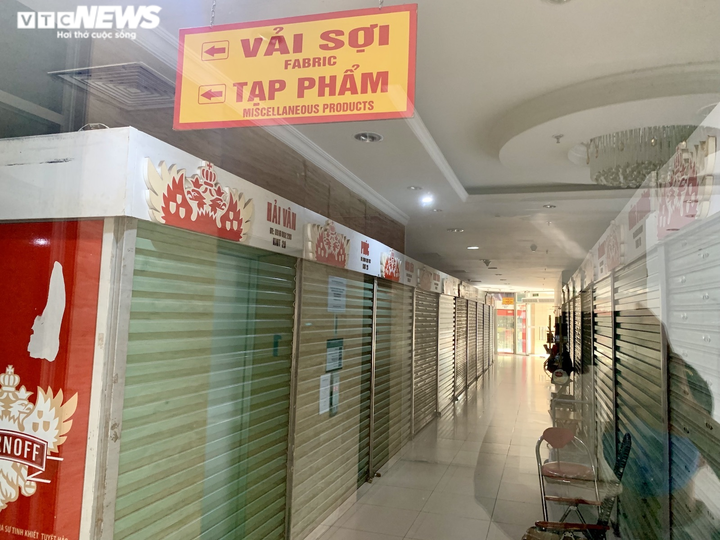 Chợ 'nhà giàu' vẫn đóng cửa im lìm sau nhiều ngày Hà Nội nới lỏng giãn cách - 9