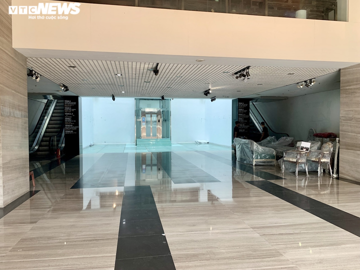 Chợ 'nhà giàu' vẫn đóng cửa im lìm sau nhiều ngày Hà Nội nới lỏng giãn cách - 5