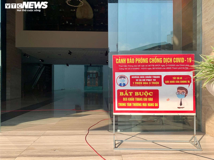 Chợ 'nhà giàu' vẫn đóng cửa im lìm sau nhiều ngày Hà Nội nới lỏng giãn cách - 3