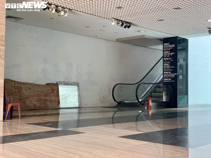 Chợ 'nhà giàu' vẫn đóng cửa im lìm sau nhiều ngày Hà Nội nới lỏng giãn cách - 6