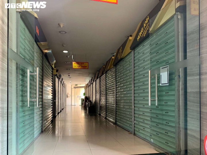 Chợ 'nhà giàu' vẫn đóng cửa im lìm sau nhiều ngày Hà Nội nới lỏng giãn cách - 8